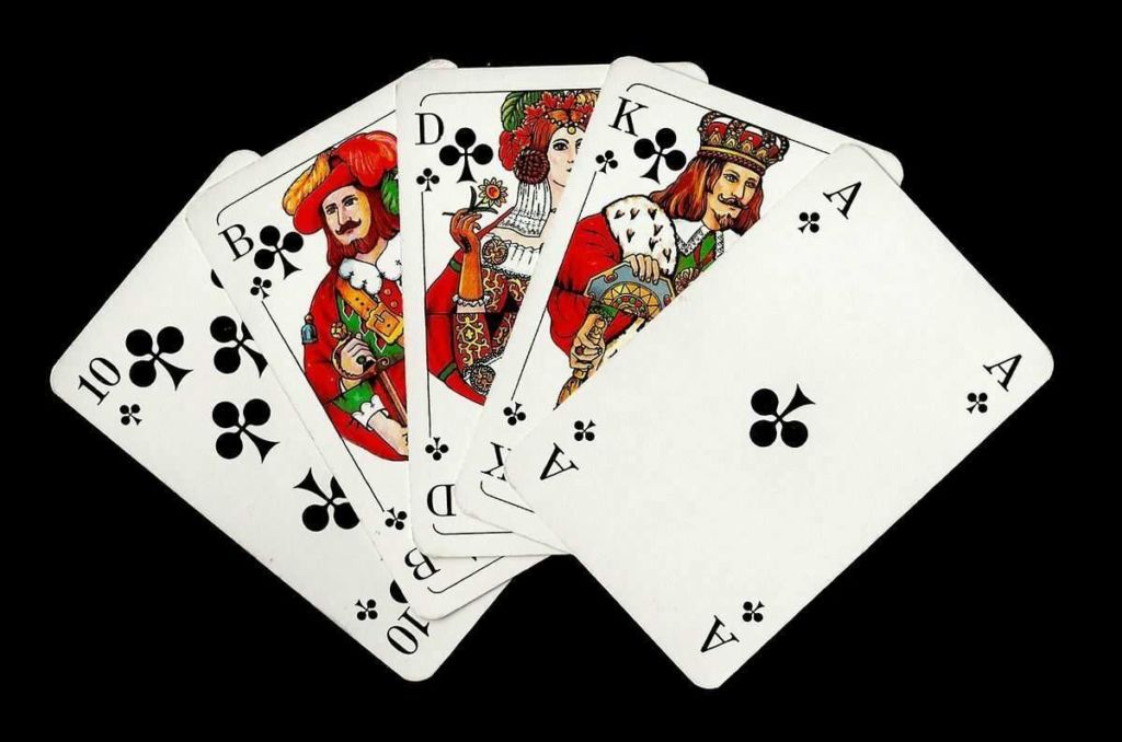 Chinta royala: Ce sa stii despre mai buna mana de poker? - Cazinoz.ro